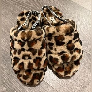 UGG Women's Fluff Yeah Slide Spotty Animal Print Slipper in size 6